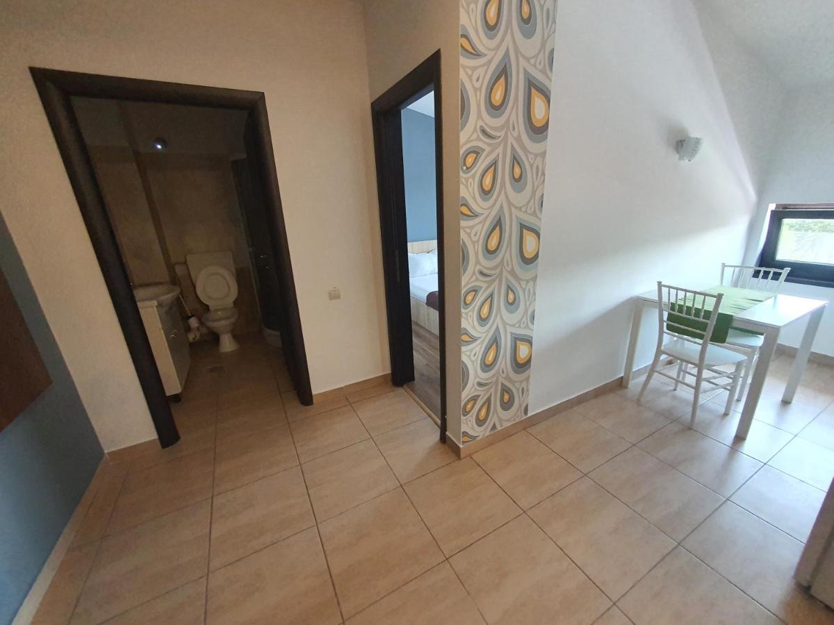 Villa Accommodation Букурещ Екстериор снимка