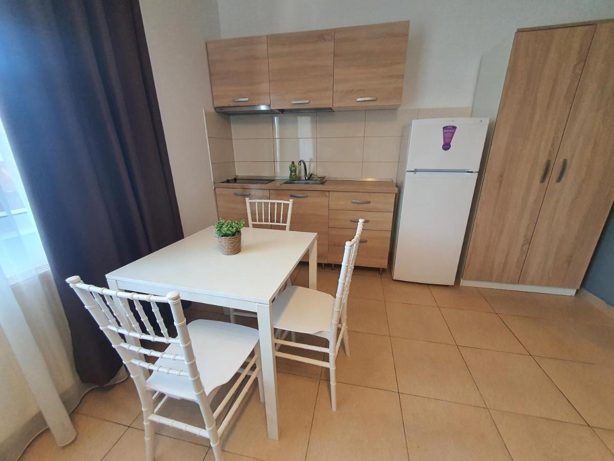 Villa Accommodation Букурещ Екстериор снимка