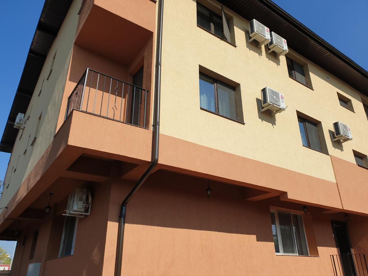 Villa Accommodation Букурещ Екстериор снимка