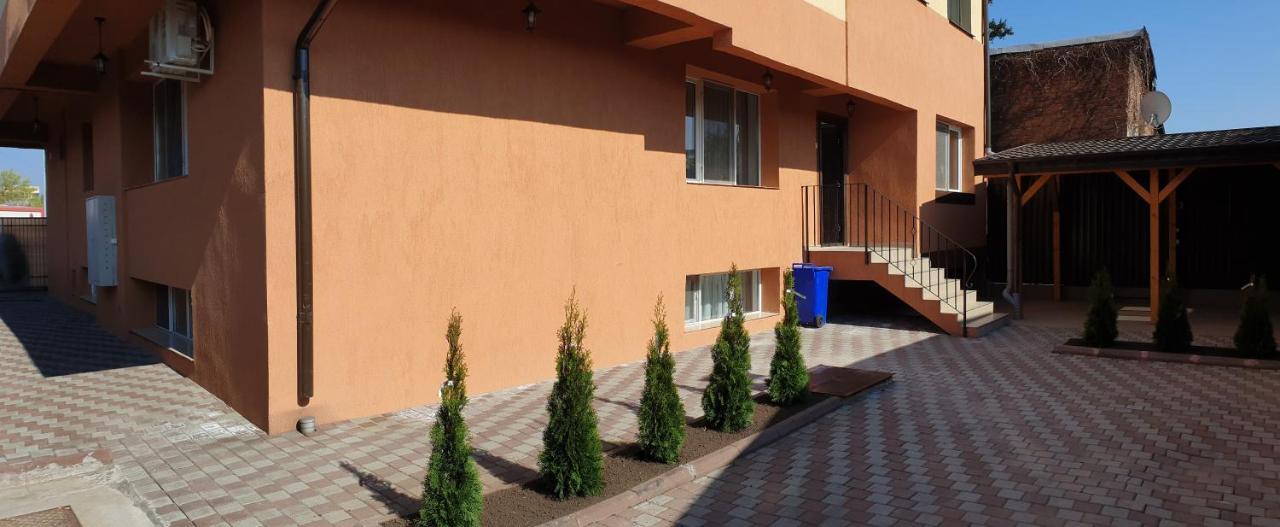 Villa Accommodation Букурещ Екстериор снимка