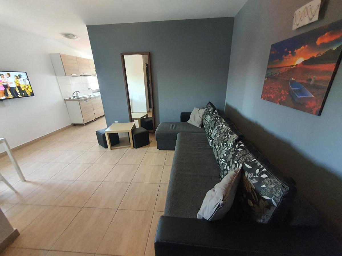 Villa Accommodation Букурещ Екстериор снимка