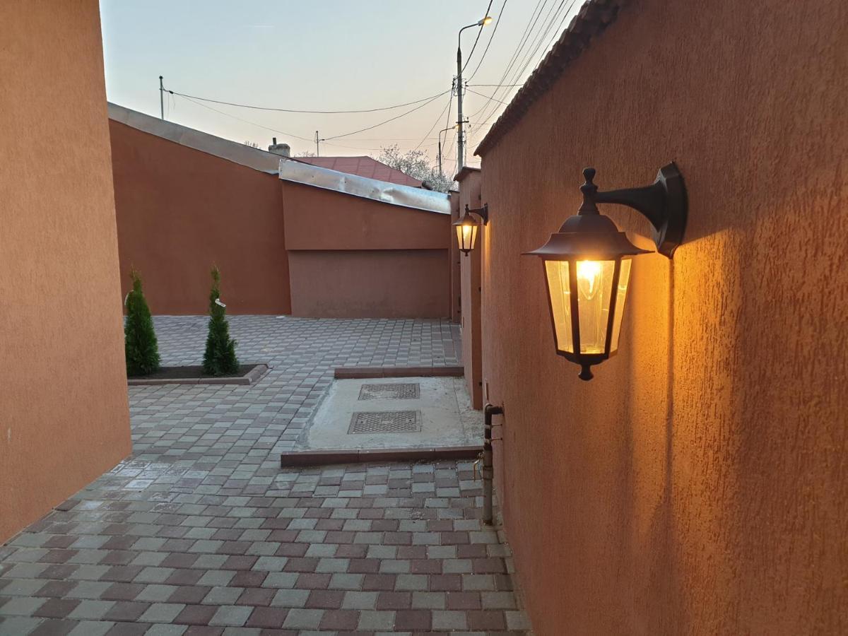 Villa Accommodation Букурещ Екстериор снимка