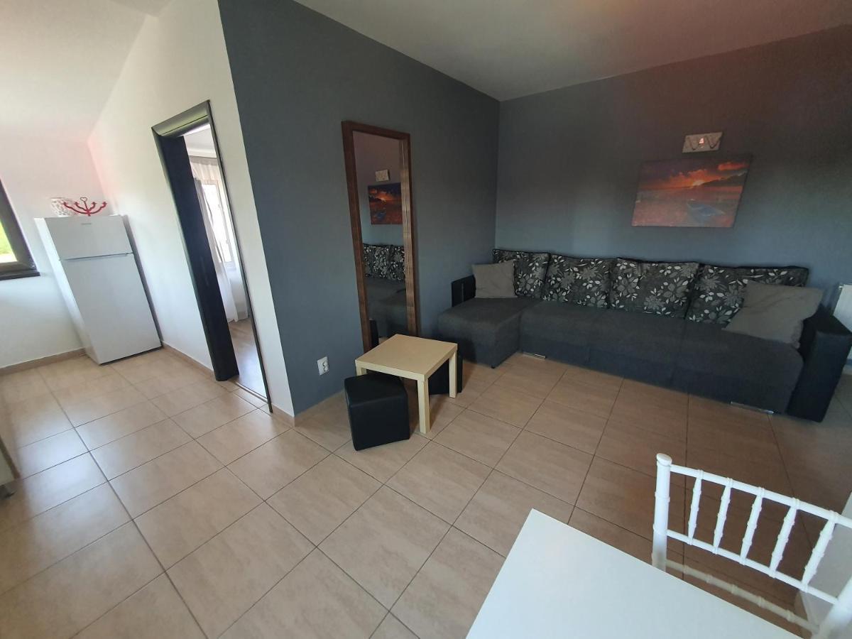 Villa Accommodation Букурещ Екстериор снимка
